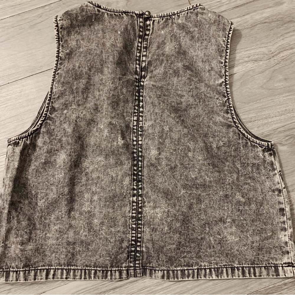 tank top - Picture 2 of 4